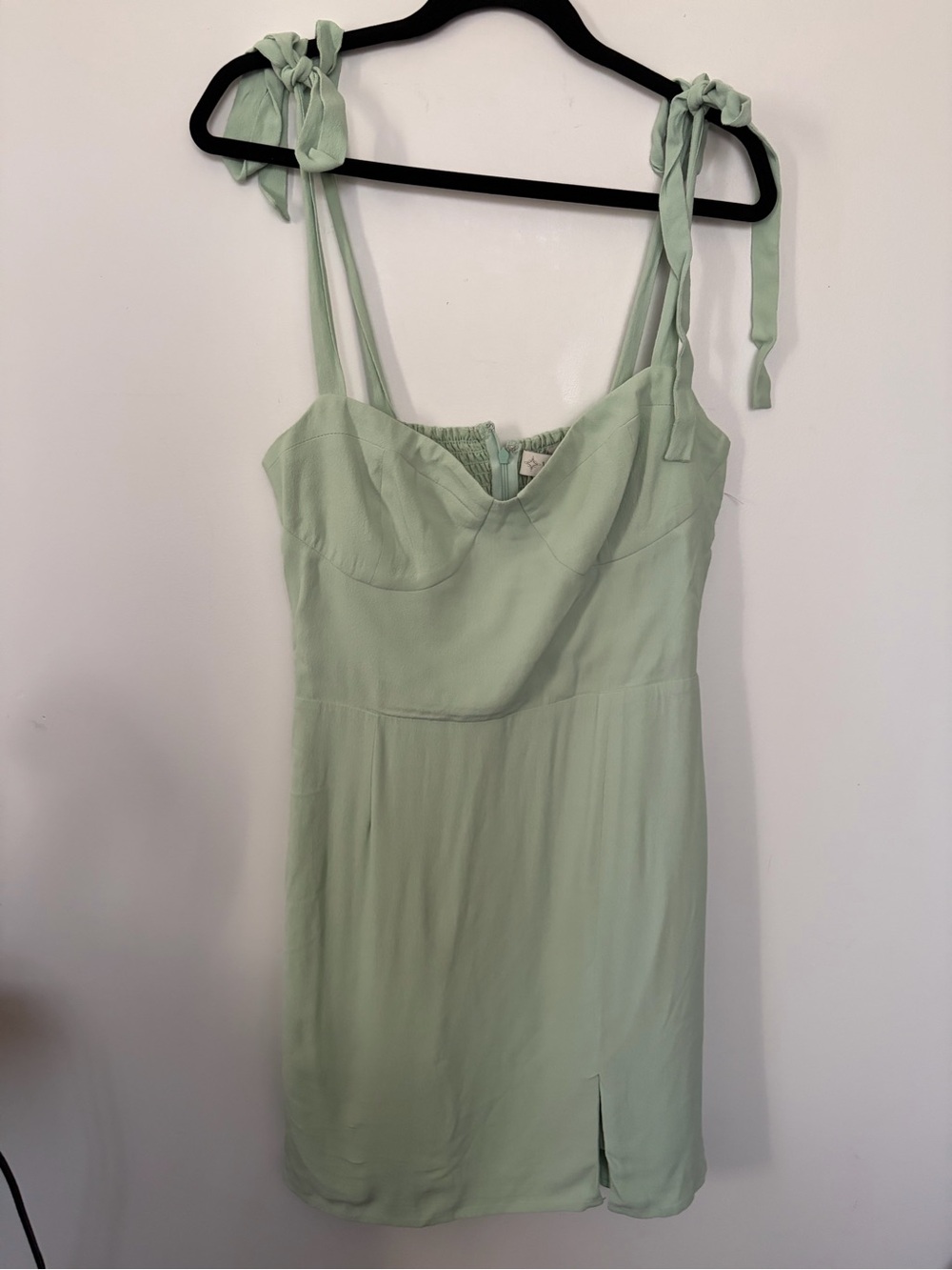 Wayf Tie-Shoulder Sweetheart Mini Dress - L